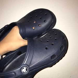 navy crocs